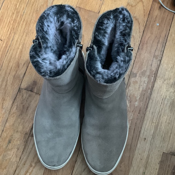 J Slides booties - grey - size 7.5 - Picture 2 of 4